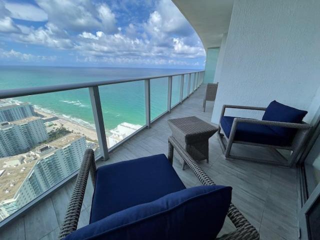 Stay At The Top With Amazing Views By Rent4Us Hollywood Bagian luar foto