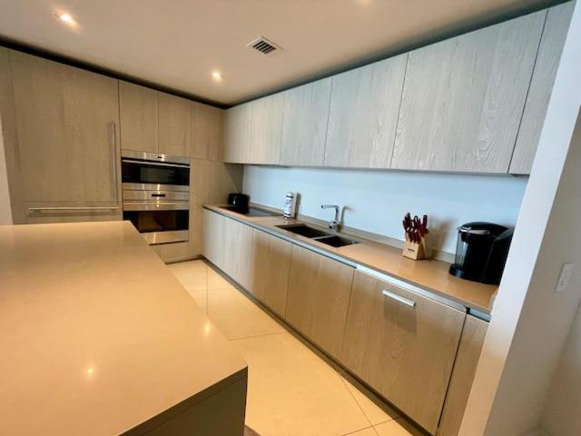 Stay At The Top With Amazing Views By Rent4Us Hollywood Bagian luar foto