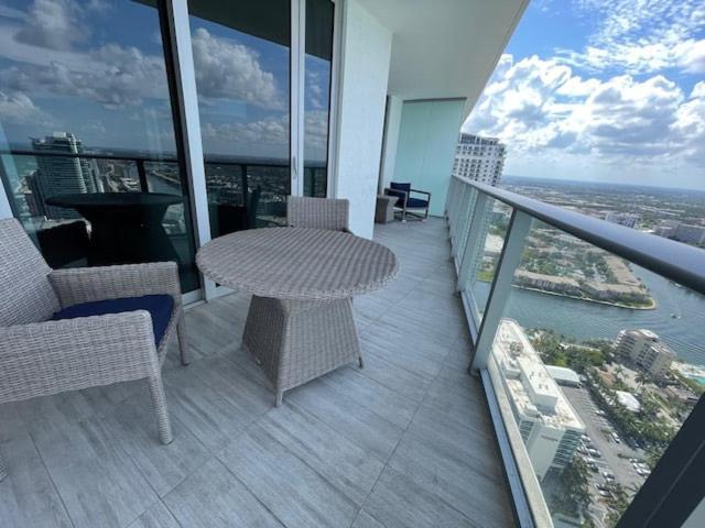 Stay At The Top With Amazing Views By Rent4Us Hollywood Bagian luar foto
