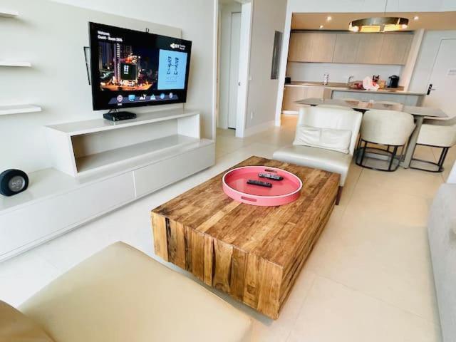 Stay At The Top With Amazing Views By Rent4Us Hollywood Bagian luar foto